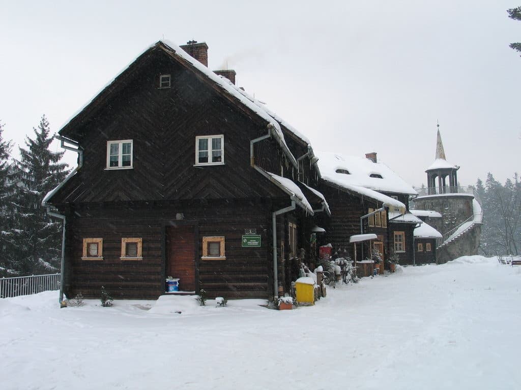 Perła Zachodu — Schroniska, 13 km od Drewnianej Róży